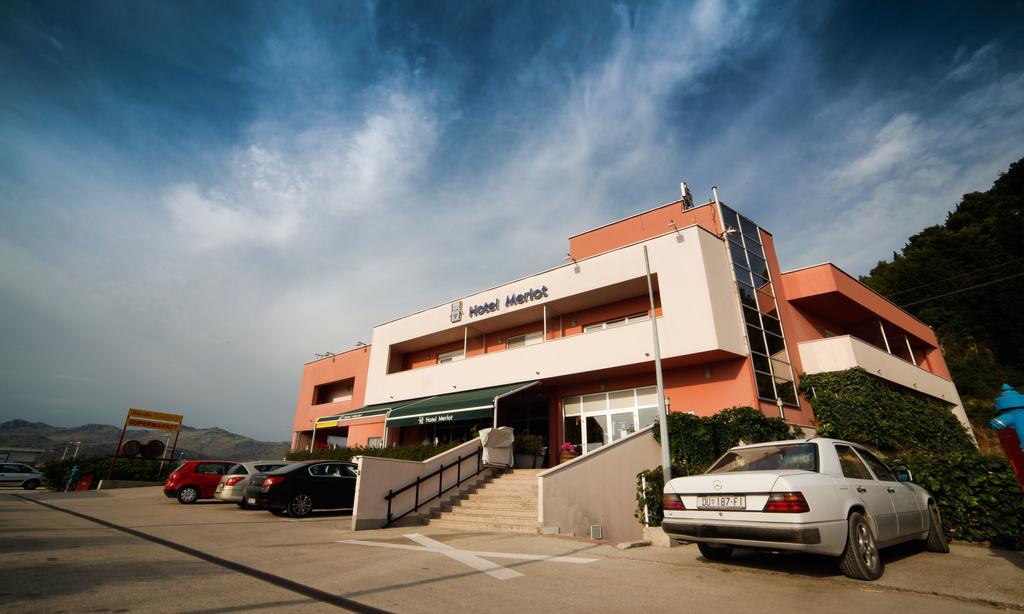 Hotel Merlot Opuzen  Kültér fotó