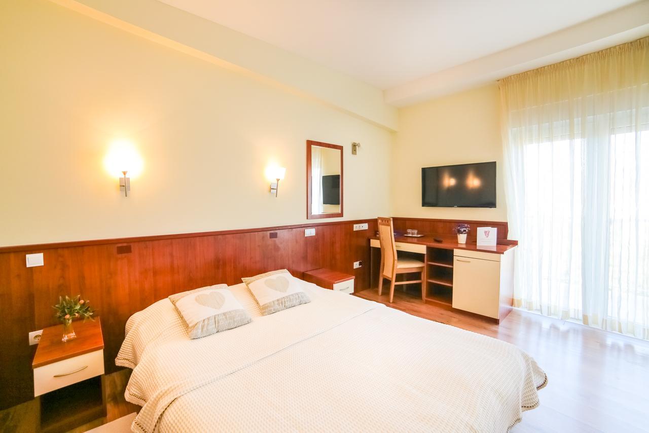 Hotel Merlot Opuzen  Kültér fotó