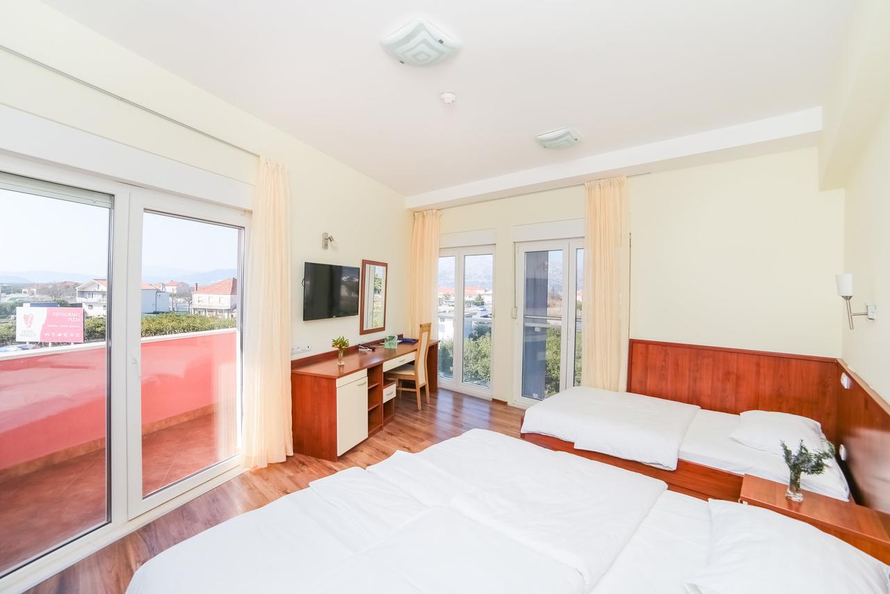 Hotel Merlot Opuzen  Kültér fotó
