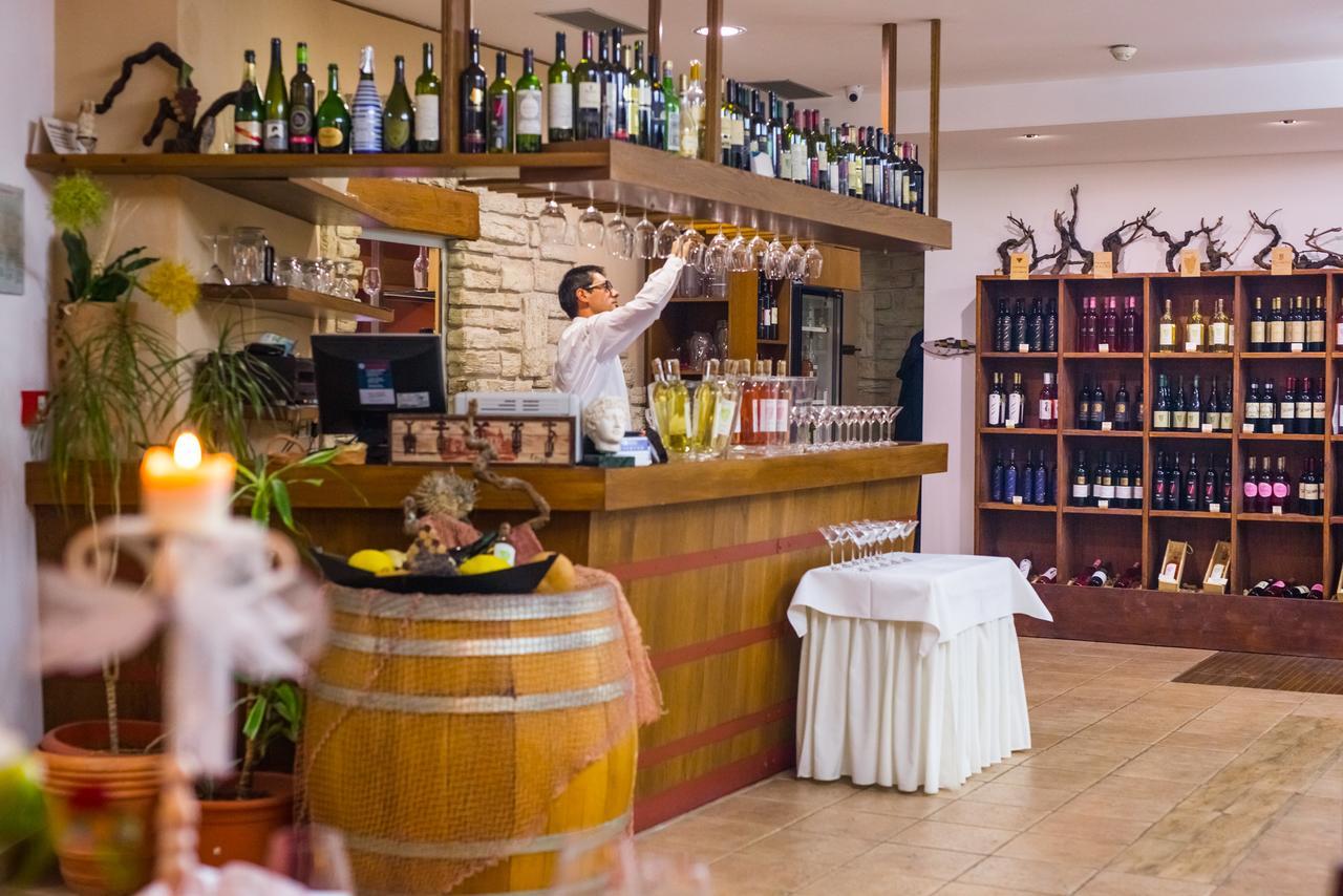Hotel Merlot Opuzen  Kültér fotó