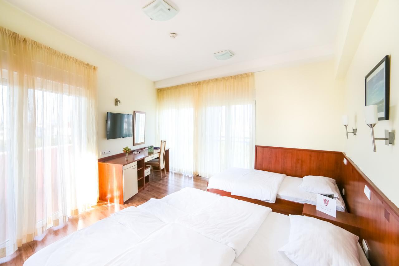 Hotel Merlot Opuzen  Kültér fotó