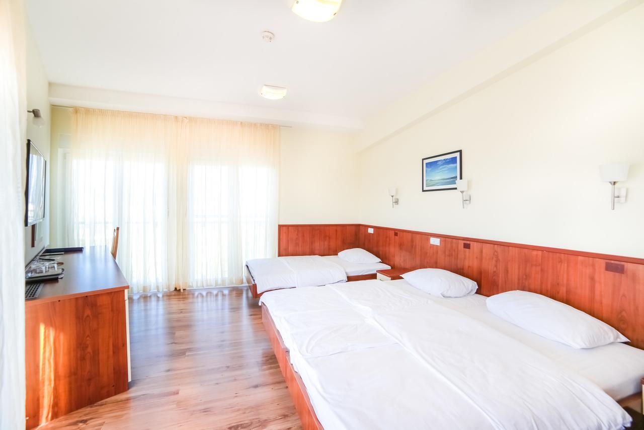 Hotel Merlot Opuzen  Kültér fotó
