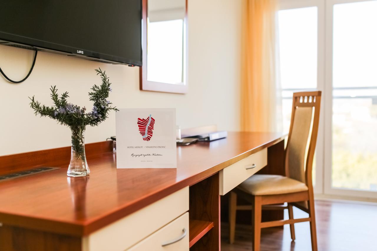 Hotel Merlot Opuzen  Kültér fotó