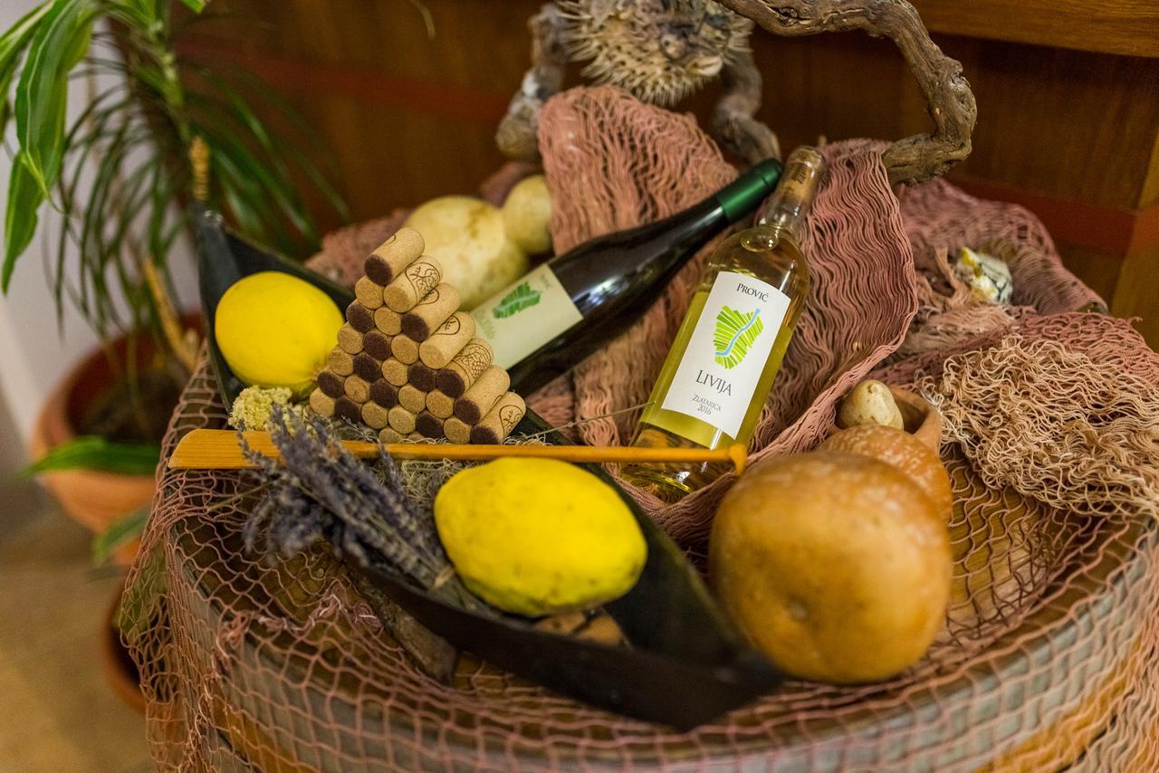 Hotel Merlot Opuzen  Kültér fotó