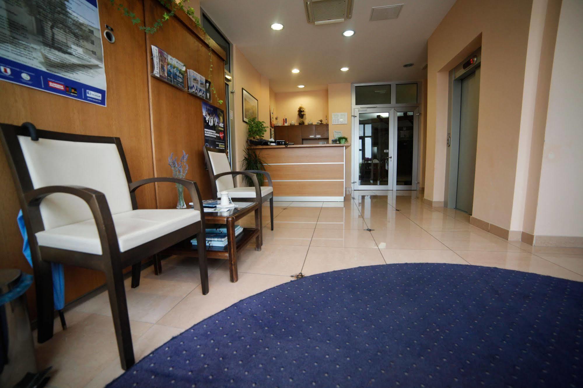 Hotel Merlot Opuzen  Kültér fotó