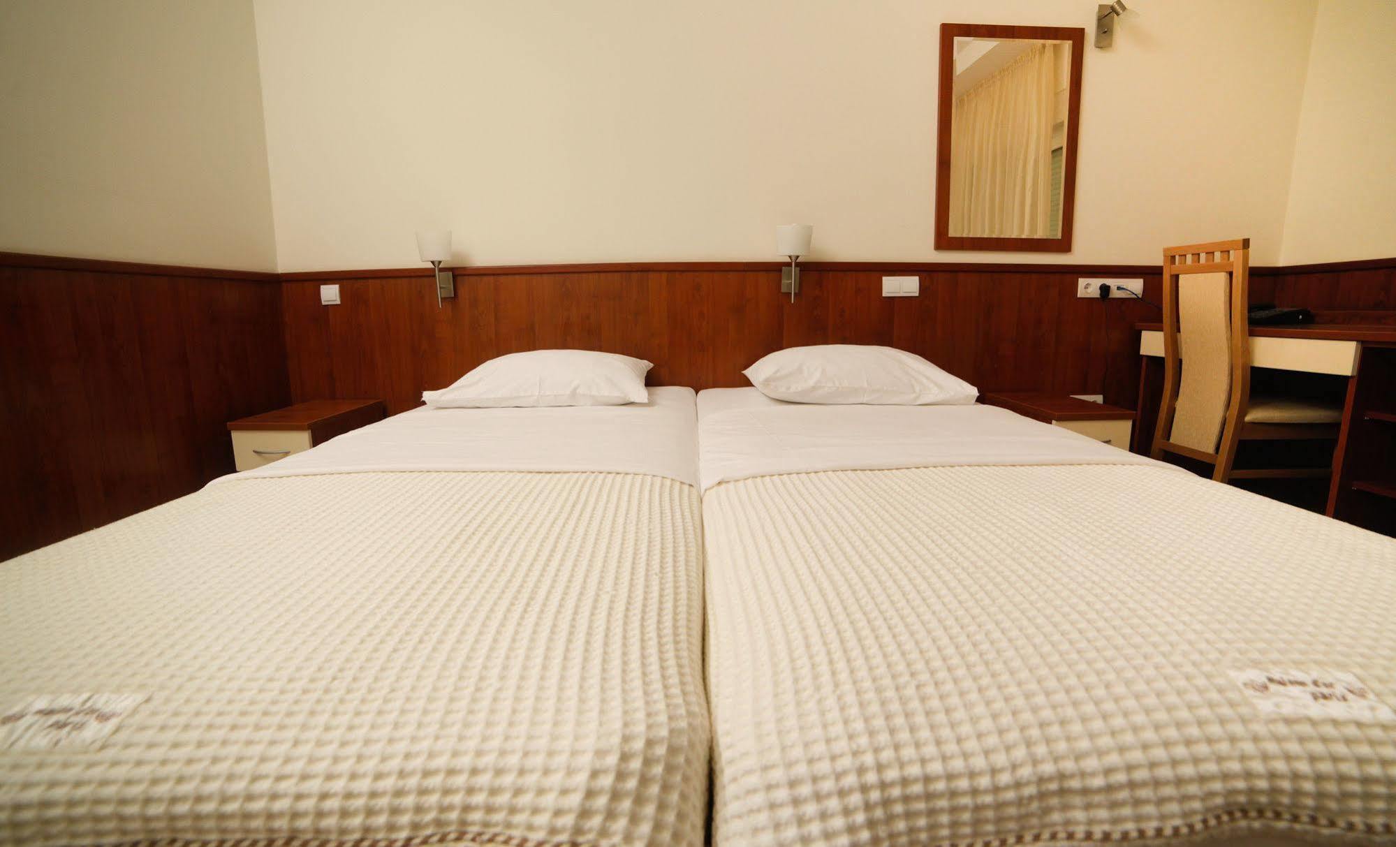 Hotel Merlot Opuzen  Kültér fotó