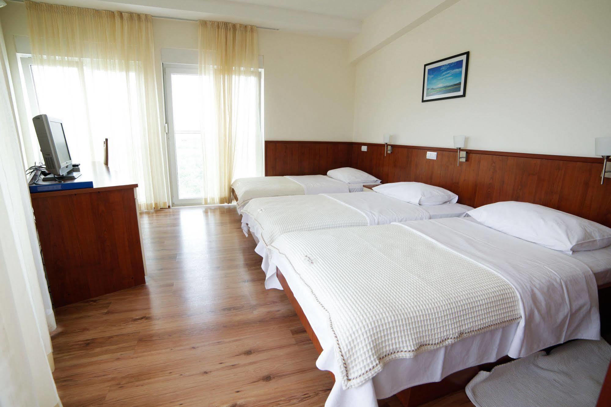 Hotel Merlot Opuzen  Kültér fotó