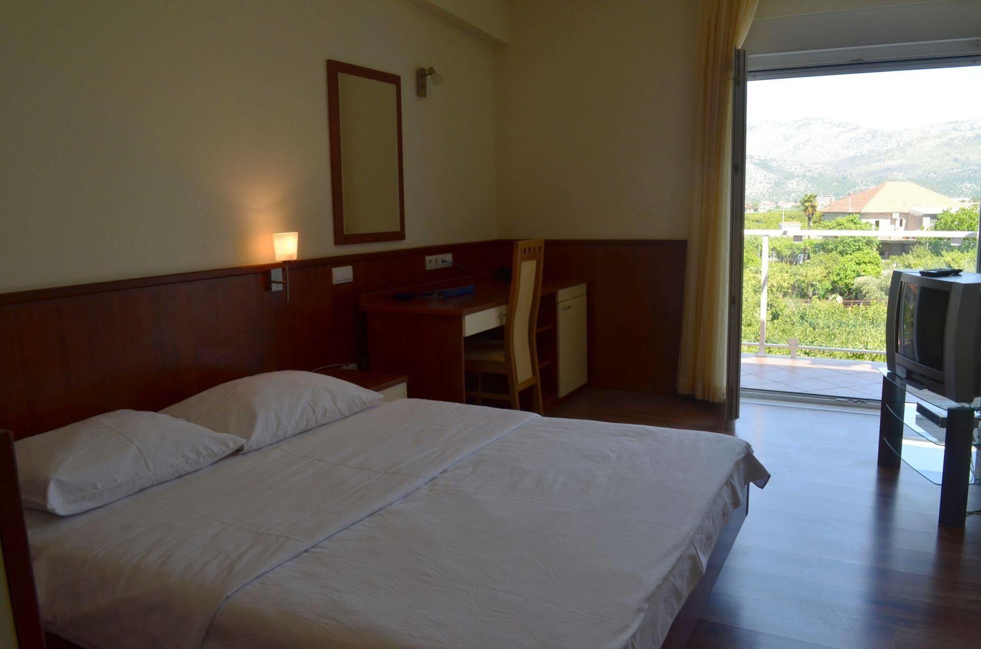 Hotel Merlot Opuzen  Kültér fotó