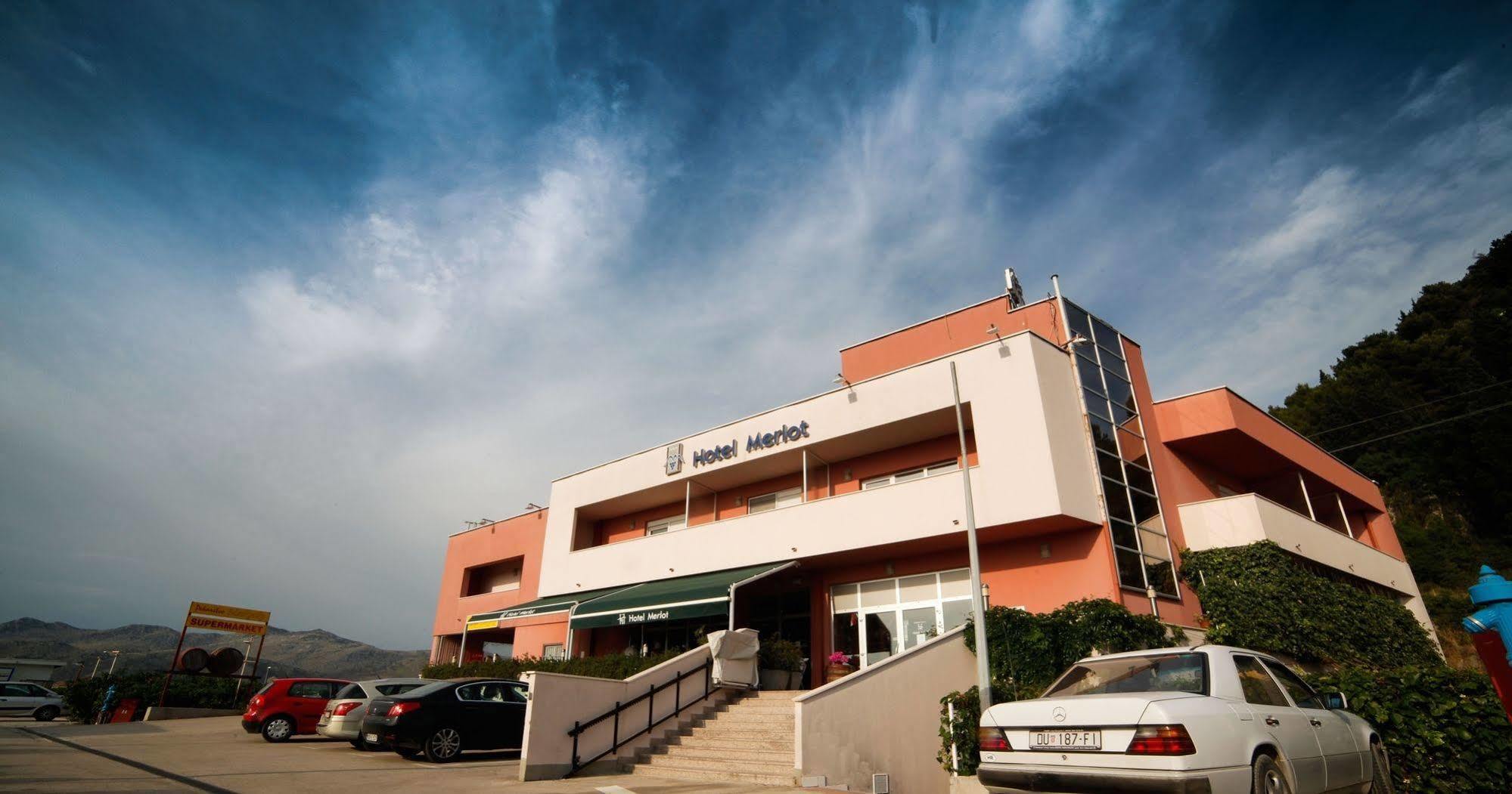 Hotel Merlot Opuzen  Kültér fotó